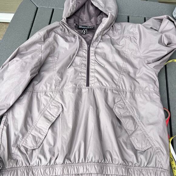 Under Armour Storm, Loose Fit lightweight hooded 1/4 zip jacket, women's M-loose - Picture 1 of 12